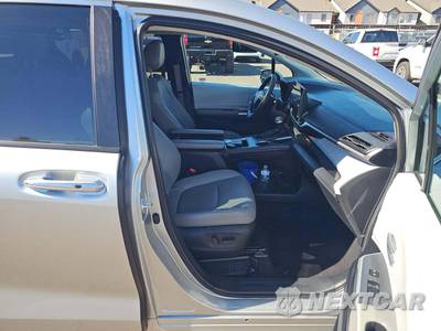2025 Toyota Sienna XLE 8-Passenger 120.5" WB - zdjęcie 16 z 32 - miniatura
