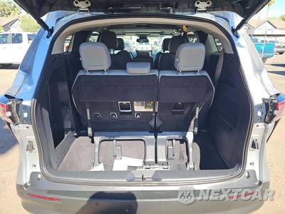 2025 Toyota Sienna XLE 8-Passenger 120.5" WB - zdjęcie 12 z 32 - miniatura