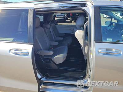 2025 Toyota Sienna XLE 8-Passenger 120.5" WB - zdjęcie 14 z 32 - miniatura