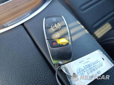 2025 Mercedes-Benz G 550 4MATIC - zdjęcie 7 z 27 - miniatura