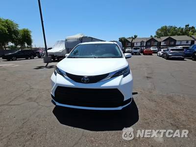 2022 Toyota Sienna LE 8-Passenger 120.5" WB - zdjęcie 2 z 34 - miniatura
