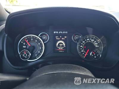2025 Ram 1500 Big Horn Crew Cab Short Bed - zdjęcie 6 z 29 - miniatura