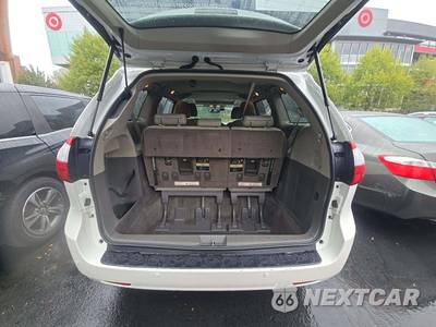 2017 Toyota Sienna XLE 8-Passenger 119.3" WB - zdjęcie 15 z 24 - miniatura