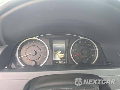 2016 Toyota Camry XSE - zdjęcie 9 z 27 - miniatura