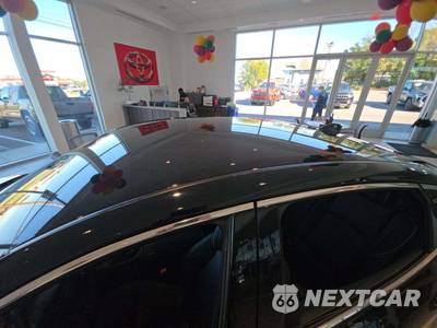 2026 Toyota Crown XLE - zdjęcie 9 z 17 - miniatura