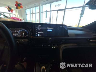 2026 Toyota Crown XLE - zdjęcie 7 z 17 - miniatura