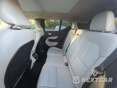2024 Volvo XC40 B5 Plus Dark Theme - zdjęcie 10 z 18 - miniatura