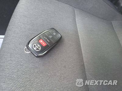 2025 Toyota Camry LE - zdjęcie 8 z 21 - miniatura