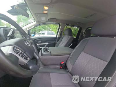 2023 Nissan TITAN SV Crew Cab Short Bed - zdjęcie 3 z 17 - miniatura