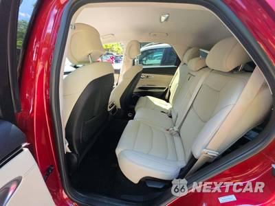 2023 Genesis GV70 2.5T - zdjęcie 13 z 29 - miniatura