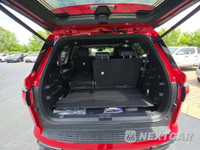 2026 Toyota Sequoia Platinum - zdjęcie 12 z 18 - miniatura