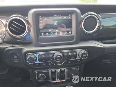 2020 Jeep Wrangler Unlimited Sahara Altitude Edition - zdjęcie 7 z 18 - miniatura