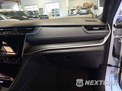 2025 Jeep Grand Cherokee Altitude - zdjęcie 19 z 22 - miniatura