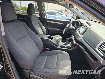 2017 Toyota Highlander LE - zdjęcie 19 z 28 - miniatura