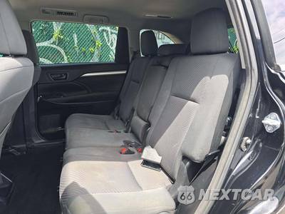 2017 Toyota Highlander LE - zdjęcie 13 z 28 - miniatura