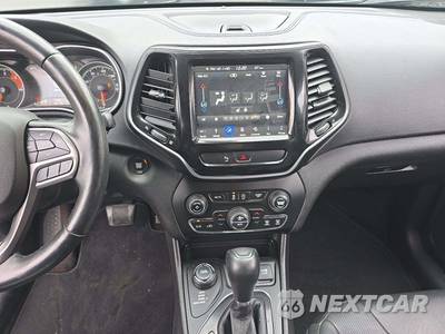 2019 Jeep Cherokee Limited - zdjęcie 10 z 24 - miniatura