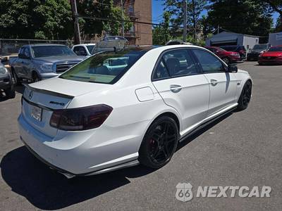 2010 Mercedes-Benz E 63 AMG Sedan - zdjęcie 3 z 23 - miniatura