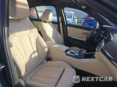2020 BMW 3 Series Sedan 330i xDrive - zdjęcie 18 z 25 - miniatura