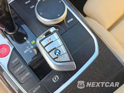 2020 BMW 3 Series Sedan 330i xDrive - zdjęcie 8 z 25 - miniatura