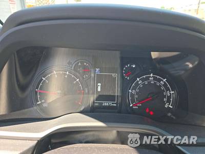 2020 Toyota 4Runner SR5 - zdjęcie 9 z 24 - miniatura