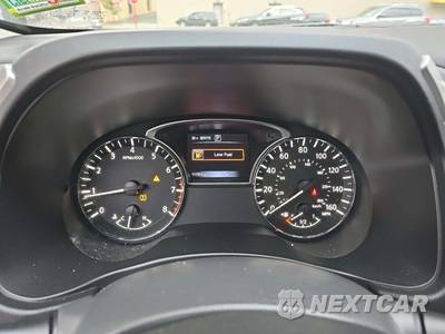 2016 Nissan Pathfinder Platinum - zdjęcie 9 z 27 - miniatura