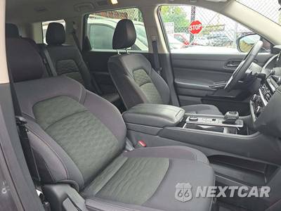 2025 Nissan Pathfinder SV - zdjęcie 19 z 25 - miniatura