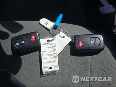 2014 Toyota Prius Two - zdjęcie 8 z 27 - miniatura
