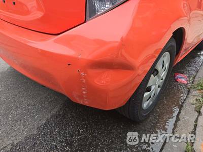 2014 Toyota Prius c Two - zdjęcie 29 z 31 - miniatura
