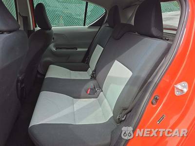 2014 Toyota Prius c Two - zdjęcie 13 z 31 - miniatura