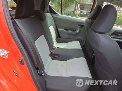 2014 Toyota Prius c Two - zdjęcie 16 z 31 - miniatura