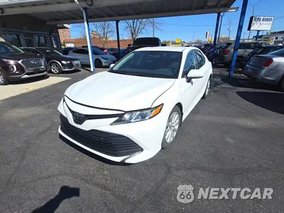2020 Toyota Camry LE - zdjęcie 1 z 31 - miniatura