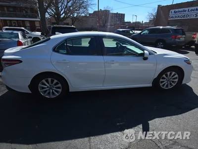2020 Toyota Camry LE - zdjęcie 5 z 31 - miniatura