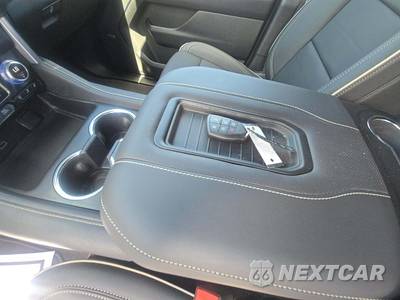 2024 GMC Yukon XL SLT 4SA - zdjęcie 5 z 18 - miniatura