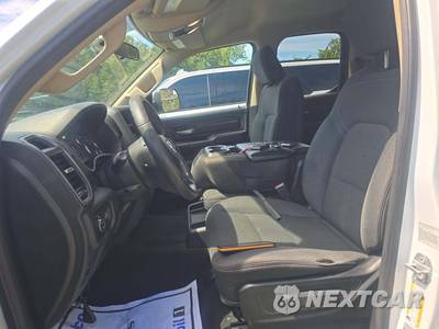 2020 Ram 1500 Tradesman Extended Cab Medium Bed - zdjęcie 6 z 22 - miniatura