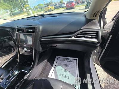 2017 Ford Fusion Titanium - zdjęcie 19 z 28 - miniatura
