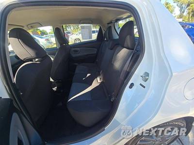 2017 Toyota Yaris L Hatchback - zdjęcie 10 z 22 - miniatura