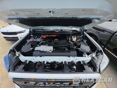2026 Toyota Tundra i-FORCE MAX TRD Pro Crew Cab Short Bed - zdjęcie 21 z 27 - miniatura