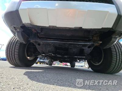 2010 Toyota FJ Cruiser w/Rear Doors - zdjęcie 20 z 24 - miniatura