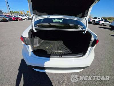 2020 Toyota Corolla Hybrid LE Sedan - zdjęcie 14 z 25 - miniatura
