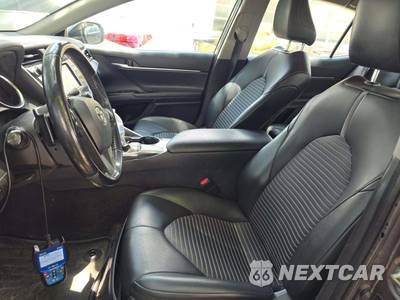 2020 Toyota Camry SE - zdjęcie 6 z 26 - miniatura