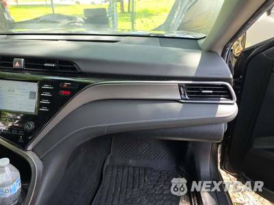 2020 Toyota Camry SE - zdjęcie 19 z 26 - miniatura