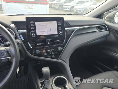 2022 Toyota Camry LE - zdjęcie 10 z 22 - miniatura