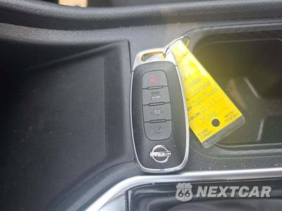 2025 Nissan Sentra SV - zdjęcie 8 z 20 - miniatura