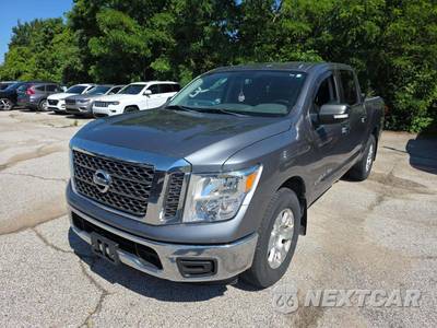 2018 Nissan TITAN SV Crew Cab Short Bed