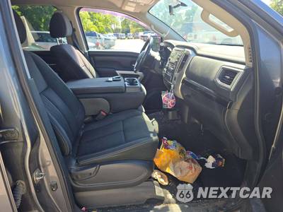 2018 Nissan TITAN SV Crew Cab Short Bed - zdjęcie 18 z 25 - miniatura