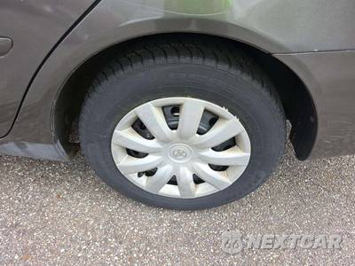 2005 Toyota Camry LE - zdjęcie 23 z 30 - miniatura