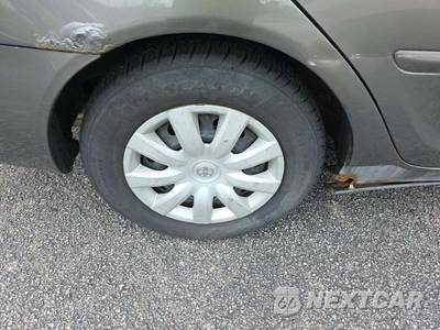 2005 Toyota Camry LE - zdjęcie 26 z 30 - miniatura
