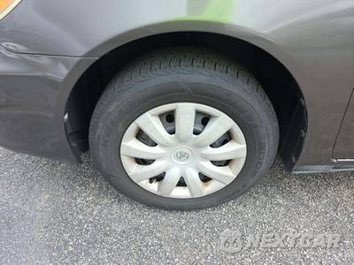 2005 Toyota Camry LE - zdjęcie 21 z 30 - miniatura