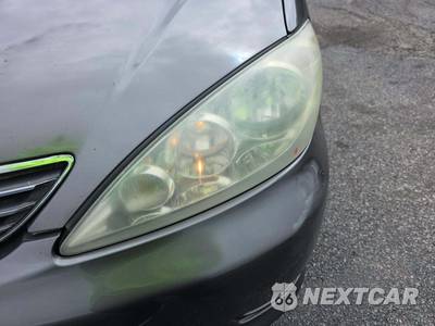 2005 Toyota Camry LE - zdjęcie 20 z 30 - miniatura
