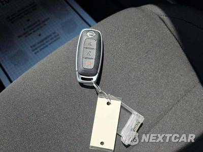 2025 Nissan Kicks Play - zdjęcie 8 z 20 - miniatura